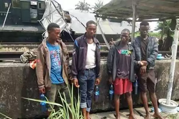 Oh No! See the Four Teenage Oil Thieves Caught by Naval Officers in Rivers State (Photos)